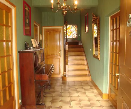 D'hotes La Mansardiere بيت ضيافة